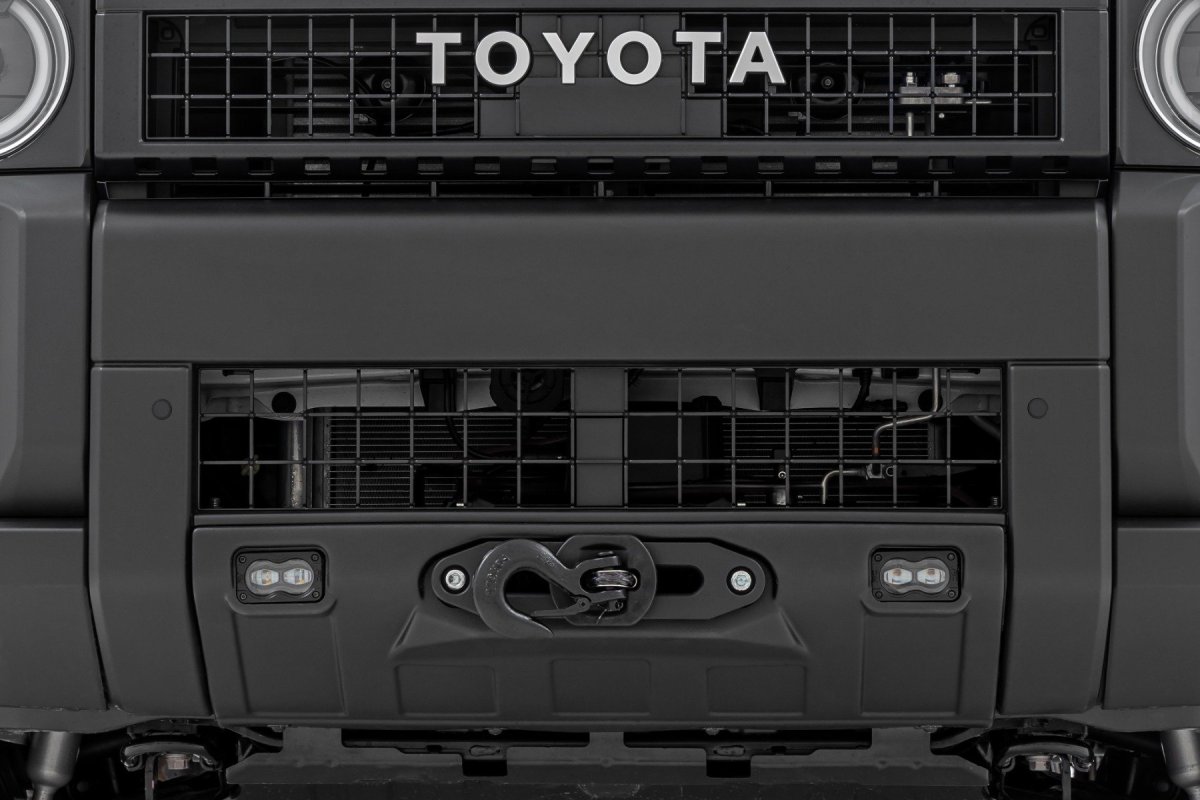 Toyota Land Cruiser Winch Mount - Rough Country - Hidden PRO9500S - Yellow - '24-'25